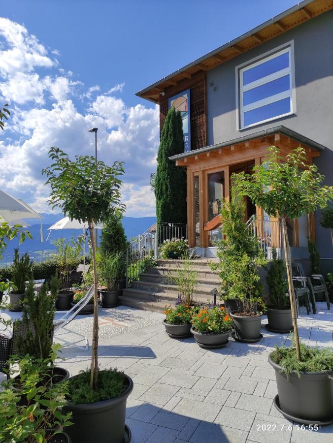 Hotel Villa Argentina Ronzone Exterior photo